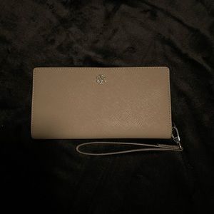 Tory Burch Wallet in grey